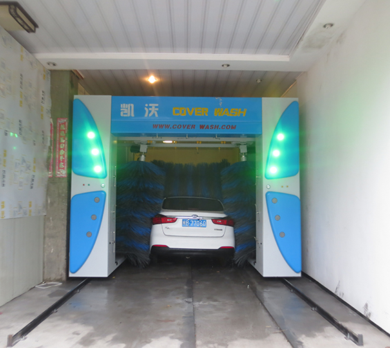 中國福建省莆田市仙游：速七汽車服務(wù)中心安裝歐標(biāo)凱沃龍門5刷電腦洗車機(jī)